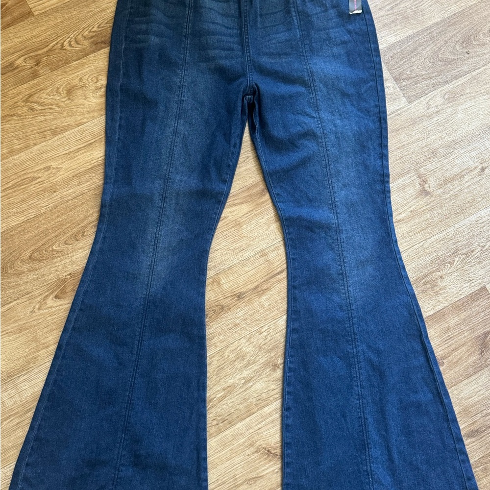 Plus size Women's Blue Flared Jeans
